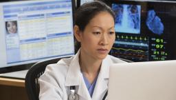 Clinical reviewing medical records